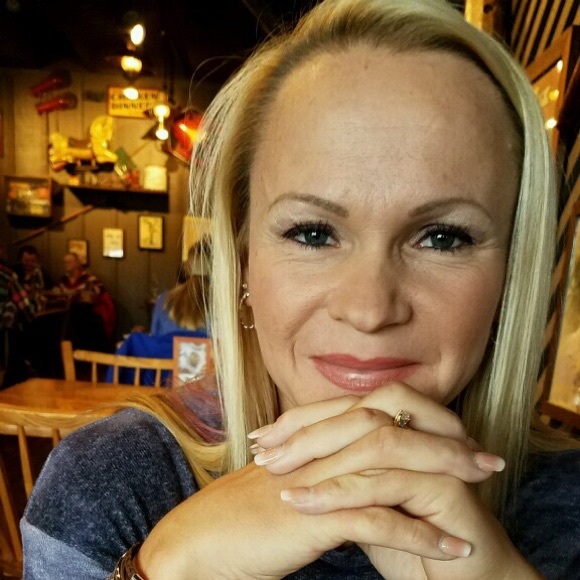 Meet your Posher, Jennifer - Picture 1 of 1